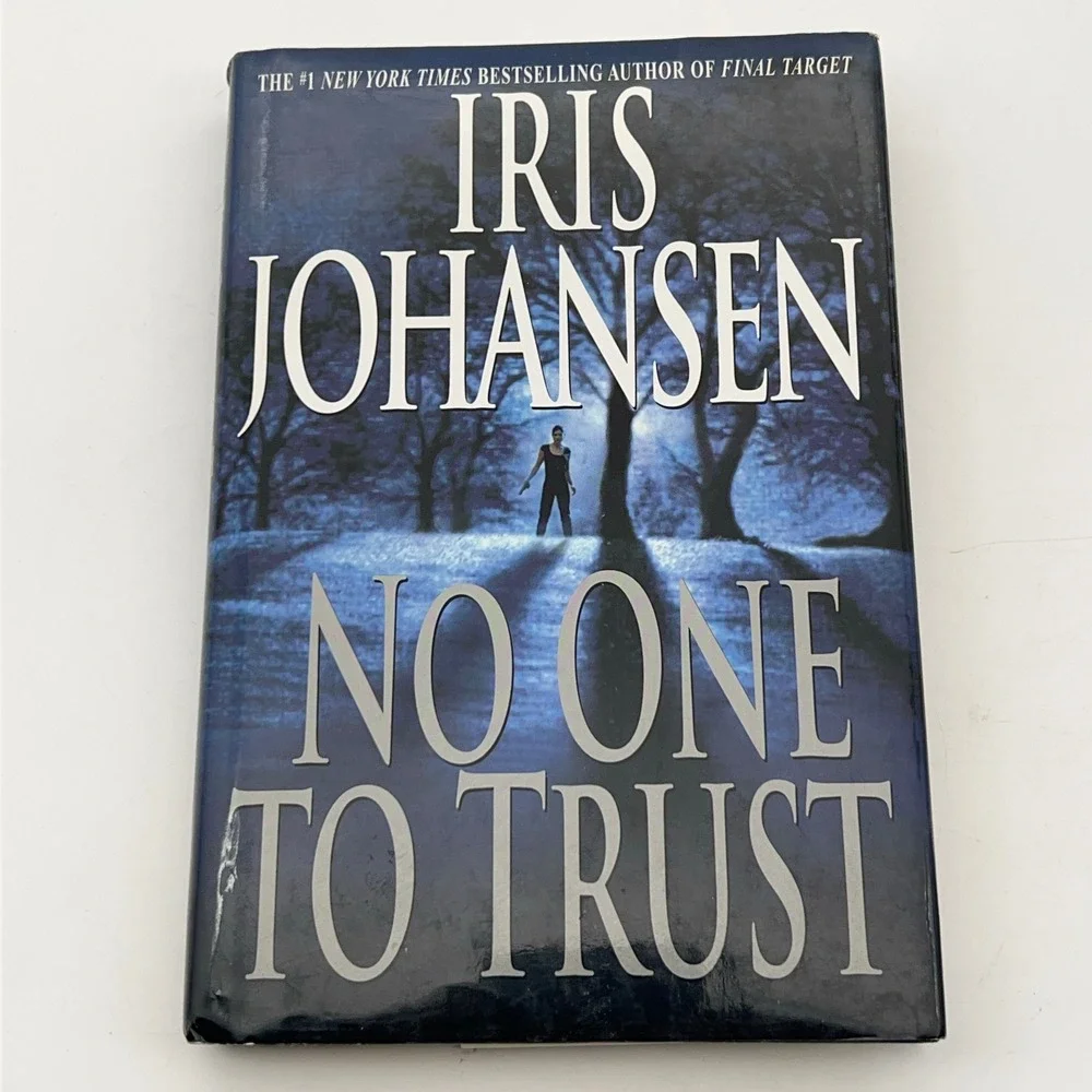No One to Trust Iris Johansen‎ Hardcover 2002 Bantam Thriller Suspense